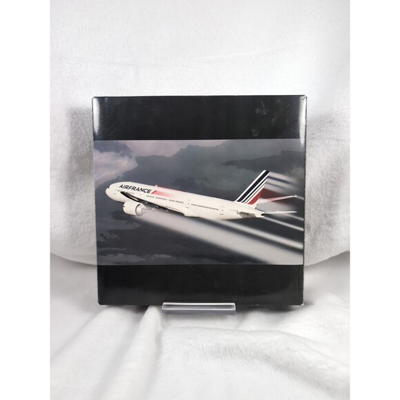 Gemini Jets 1:400 Air France Boeing 777-200ER Dealer Box - Picture 1 of 6